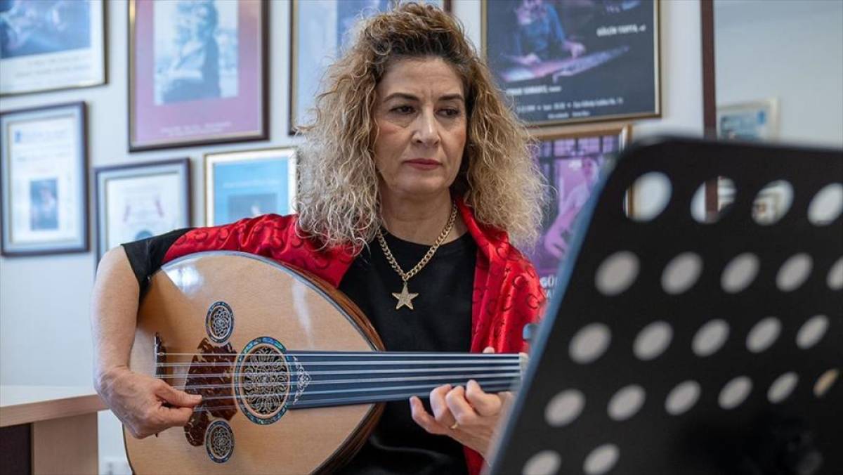 &Ccedil;anakkale destanı T&uuml;rk musikisi makamlarıyla anlatıldı