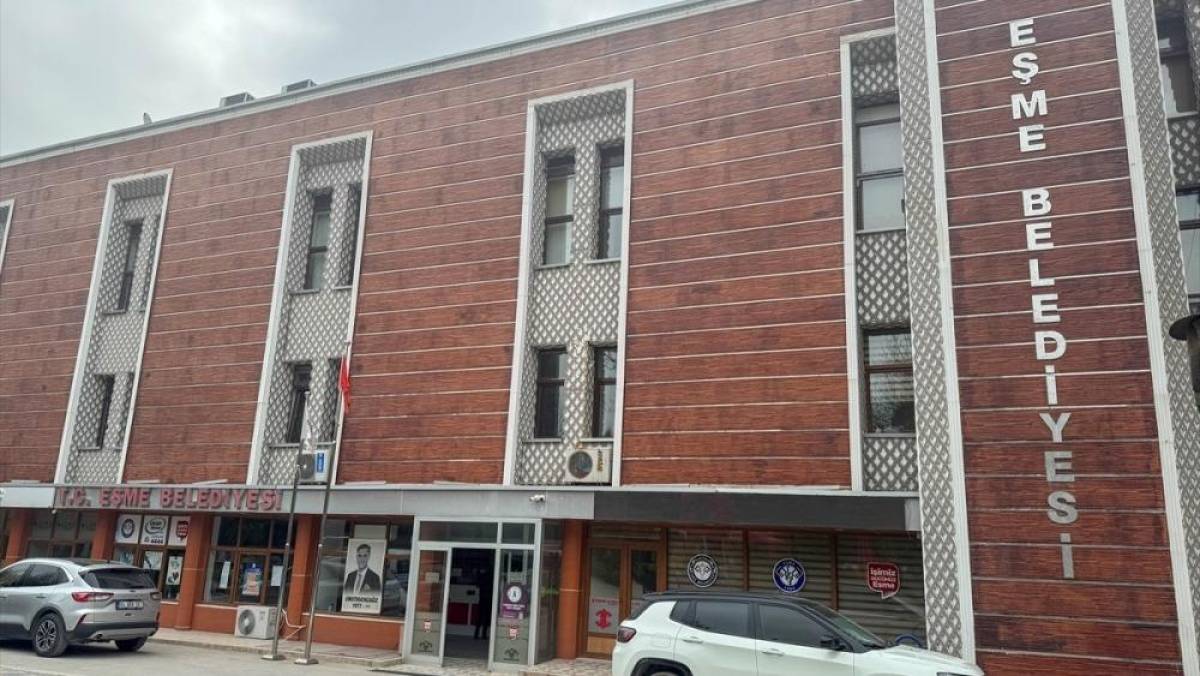 Eşme Belediye Başkanı Tozan "irtikap" soruşturmasında g&ouml;zaltına alındı