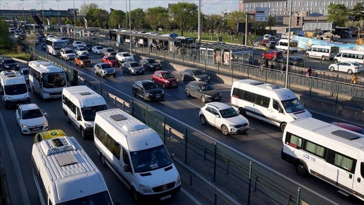 Trafiğe kaydedilen taşıtların yarısı 4 şehirde yer alıyor