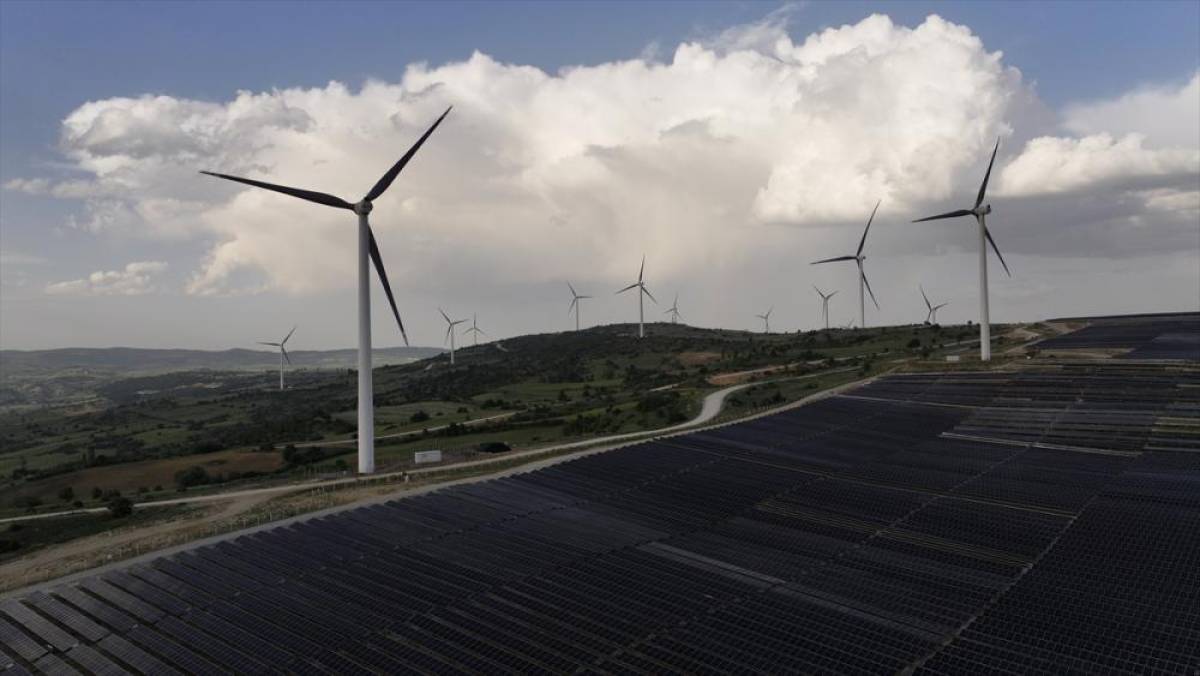 T&uuml;rkiye'nin ev sahipliğindeki iklim zirvesi COP31, fosil yakıtlardan uzaklaşmak i&ccedil;in fırsat olarak g&ouml;r&uuml;l&uuml;yor