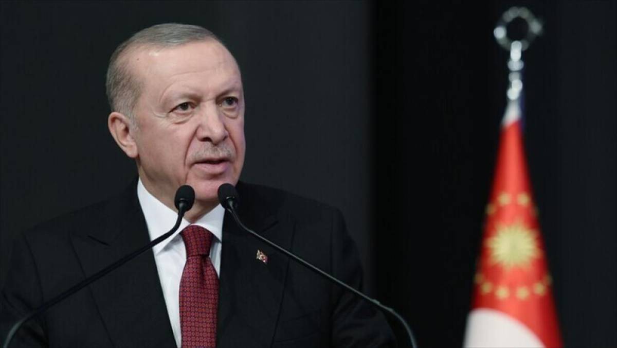 Cumhurbaşkanı Erdoğan, vefatının 8. yılında Ara G&uuml;ler'i andı