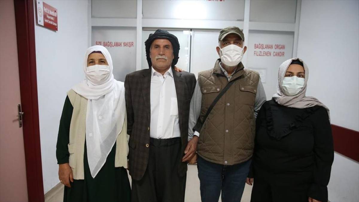 Diyarbakırlı çiftler çapraz böbrek nakli ile eşlerini hayata bağladılar