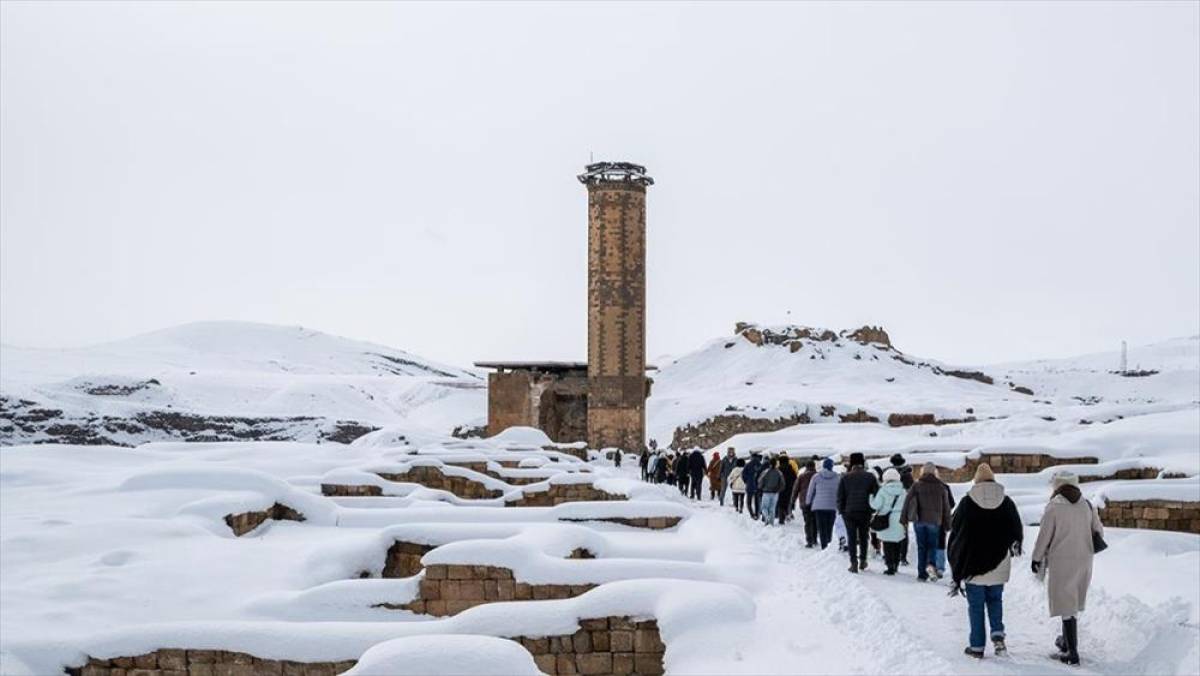 Anadolu'nun giriş kapısı Ani her yıl daha fazla ziyaret&ccedil;i &ccedil;ekiyor