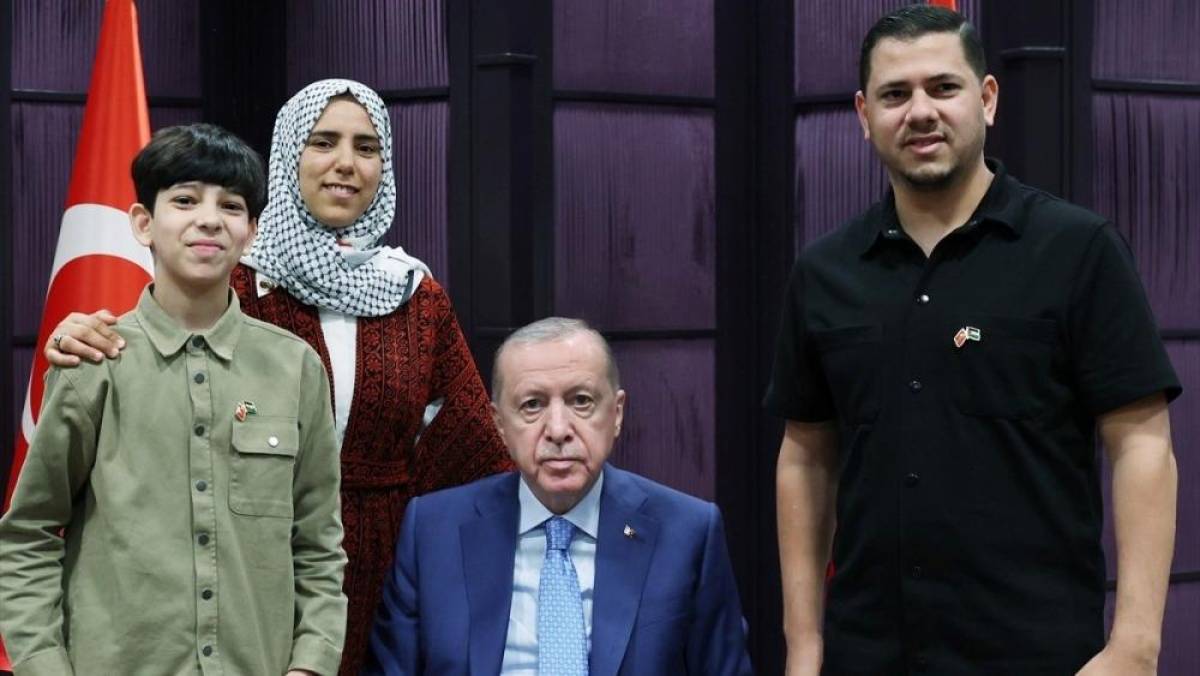 Cumhurbaşkanı Erdoğan, Gazzeli Ebu Cezer ve ailesini kabul etti