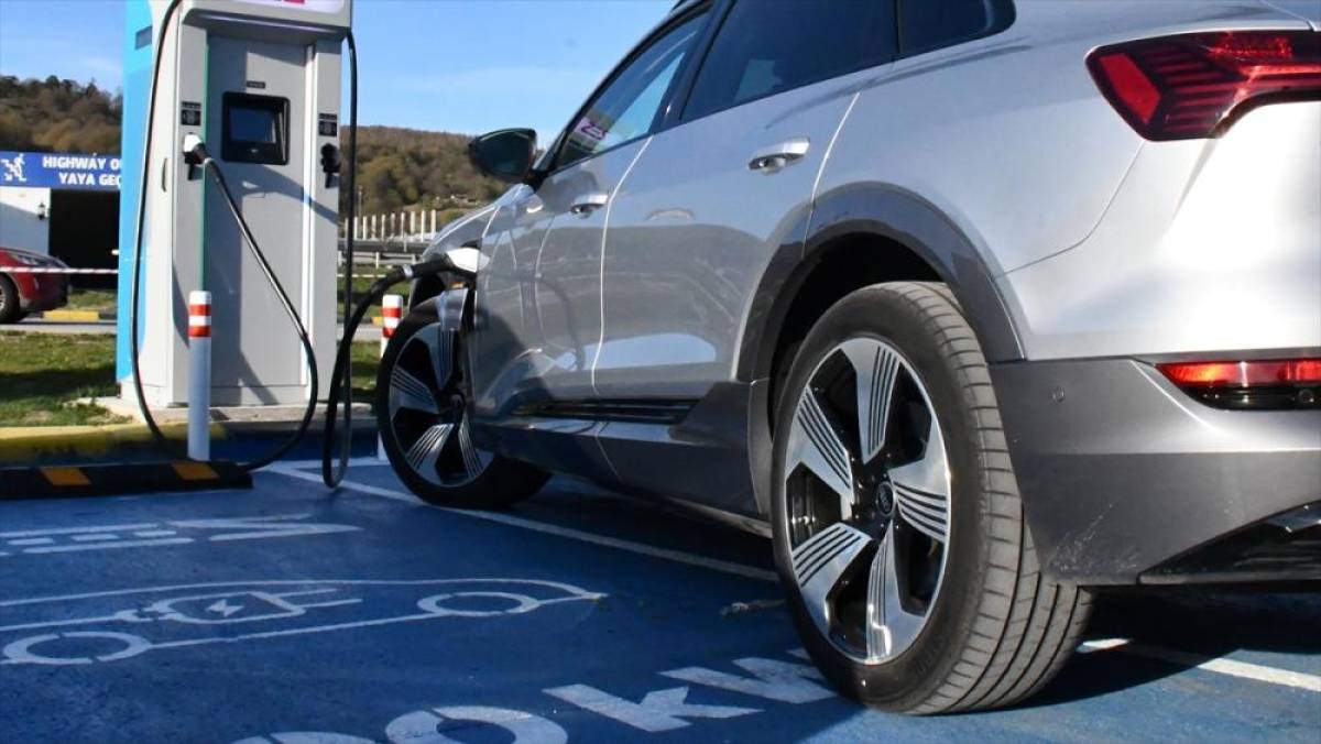 T&uuml;rkiye yollarındaki elektrikli otomobil sayısı 470 bini ge&ccedil;ti
