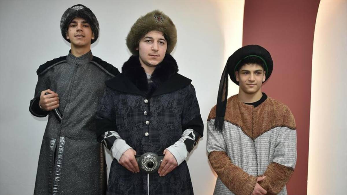 Geleceğin esnafı tiyatro oyunuyla Ahiliği anlatıyor