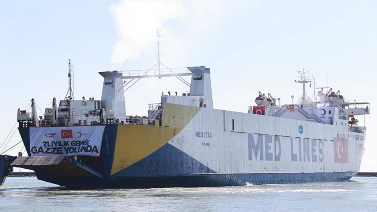 T&uuml;rk Kızılay'ın Gazze i&ccedil;in hazırladığı 21. "İyilik Gemisi" Mersin Limanı'ndan uğurlandı