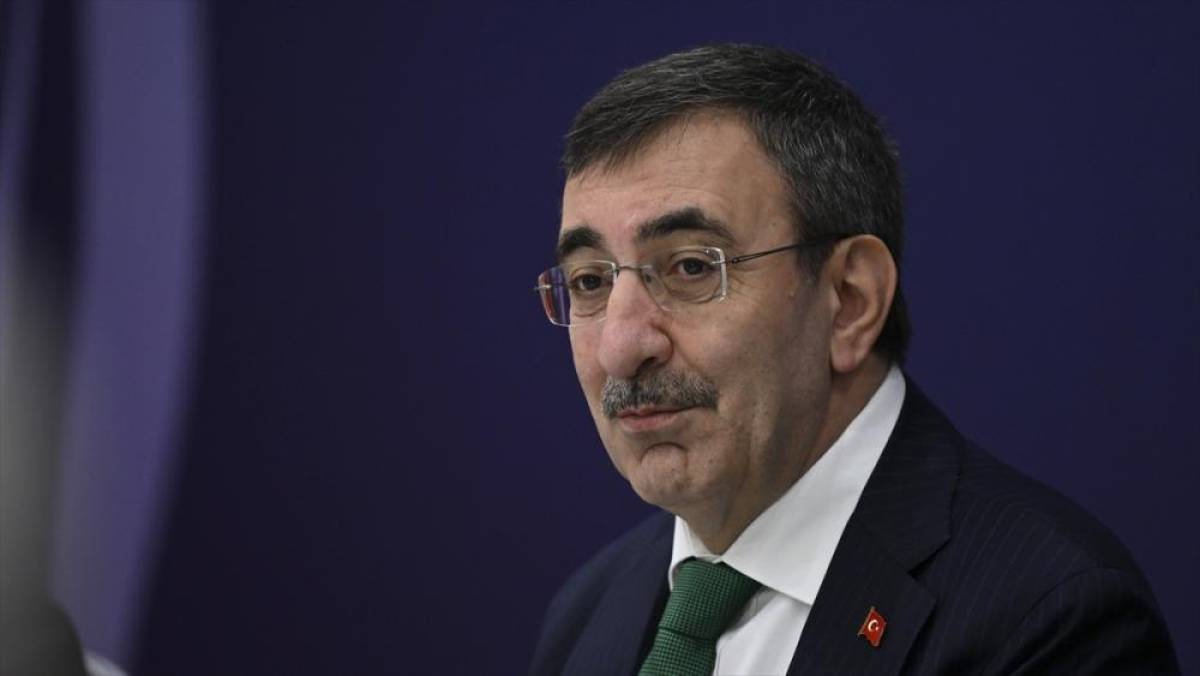 Cumhurbaşkanı Yardımcısı Yılmaz: Milletimizin yazdığı kahramanlık destanı en g&uuml;&ccedil;l&uuml; şekliyle yaşamaya devam etmekte