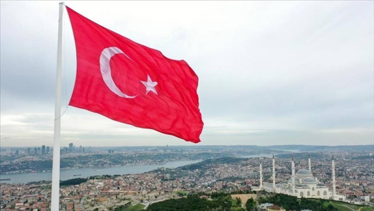 T&uuml;rkiye'de gelecek &uuml;&ccedil; yılda b&uuml;y&uuml;meyi ve &uuml;lke refahını artıracak kamu yatırımlarına &ouml;ncelik verilecek