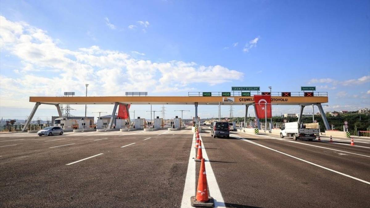 Mersin'de &Ccedil;eşmeli-Taşucu Otoyolu'nun yapımı tamamlanan Kızkalesi kesimi trafiğe a&ccedil;ıldı