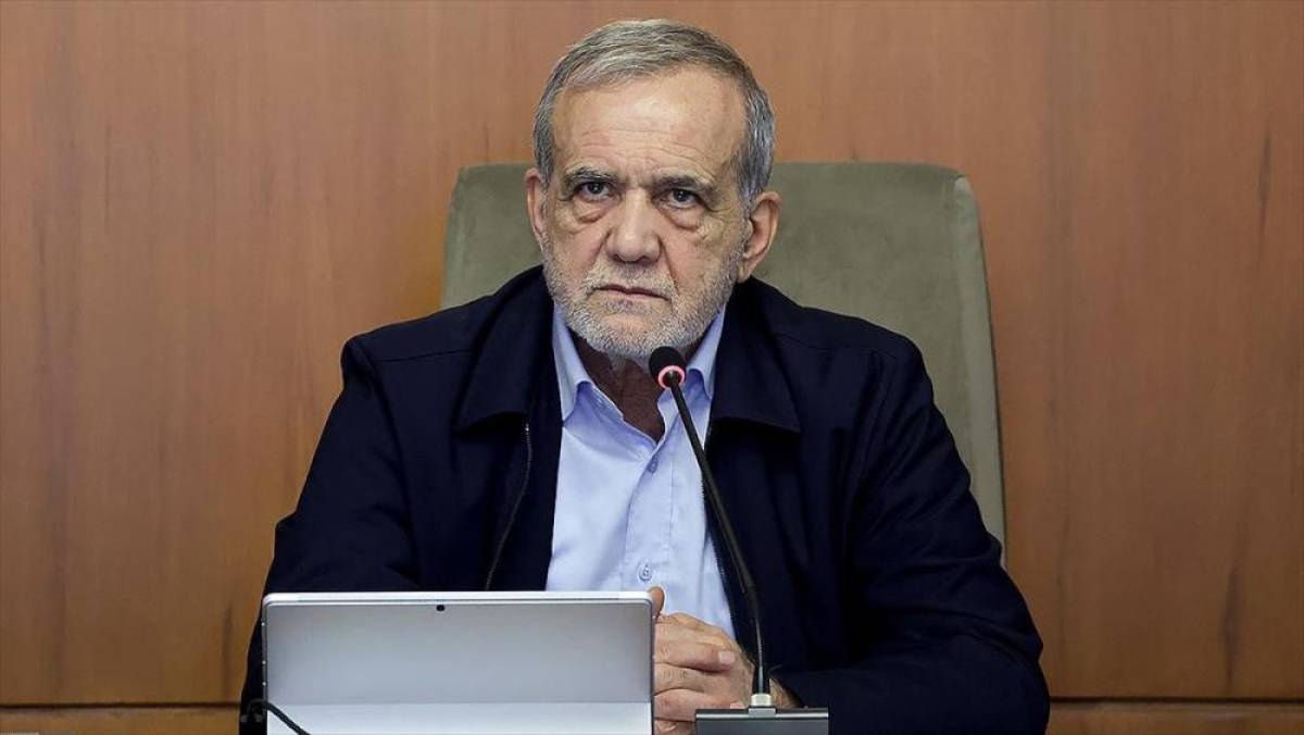 Pezeşkiyan: "N&uuml;kleer silah arayışında değiliz, komşularla &ccedil;atışma istemiyoruz"