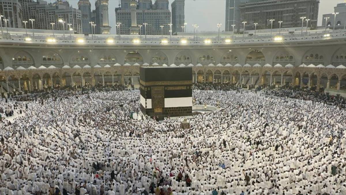Suudi Arabistan, &ccedil;ok girişli umre vizesi şartlarını ve sağladığı kolaylıkları duyurdu