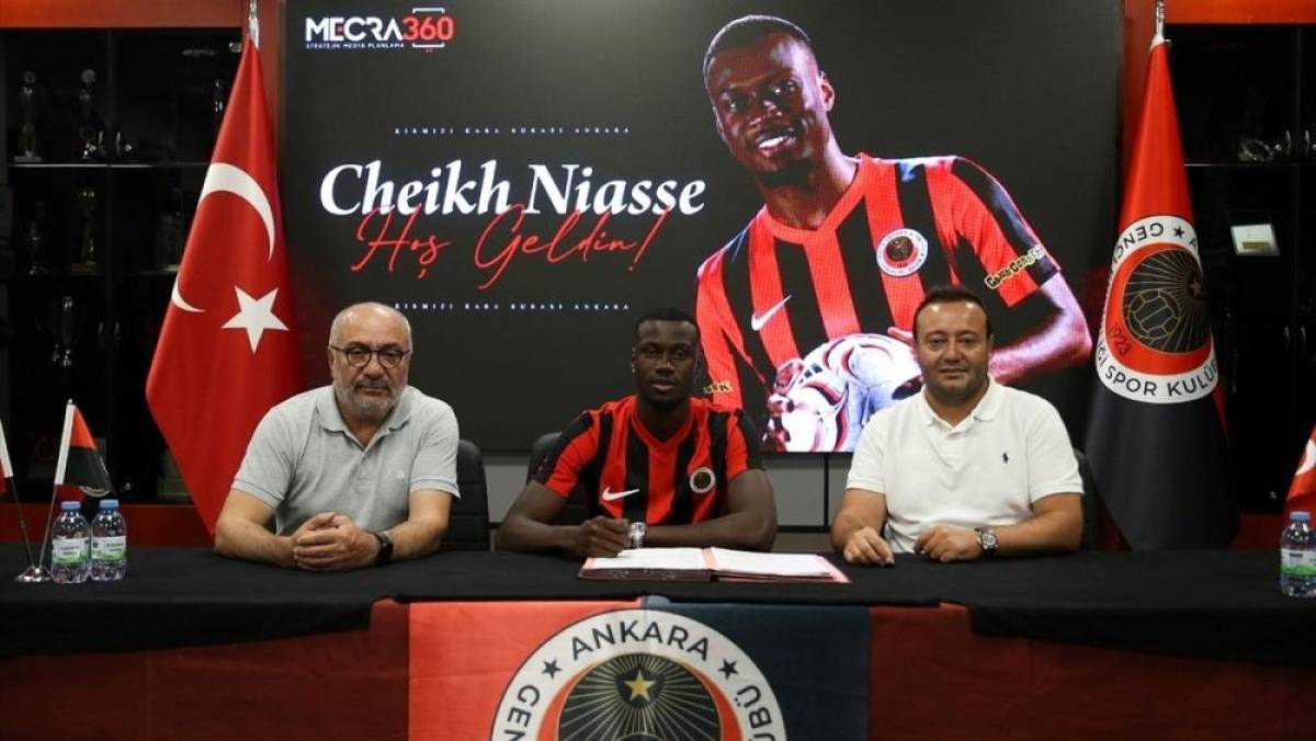 Gen&ccedil;lerbirliği, Cheikh Niasse'yi transfer etti