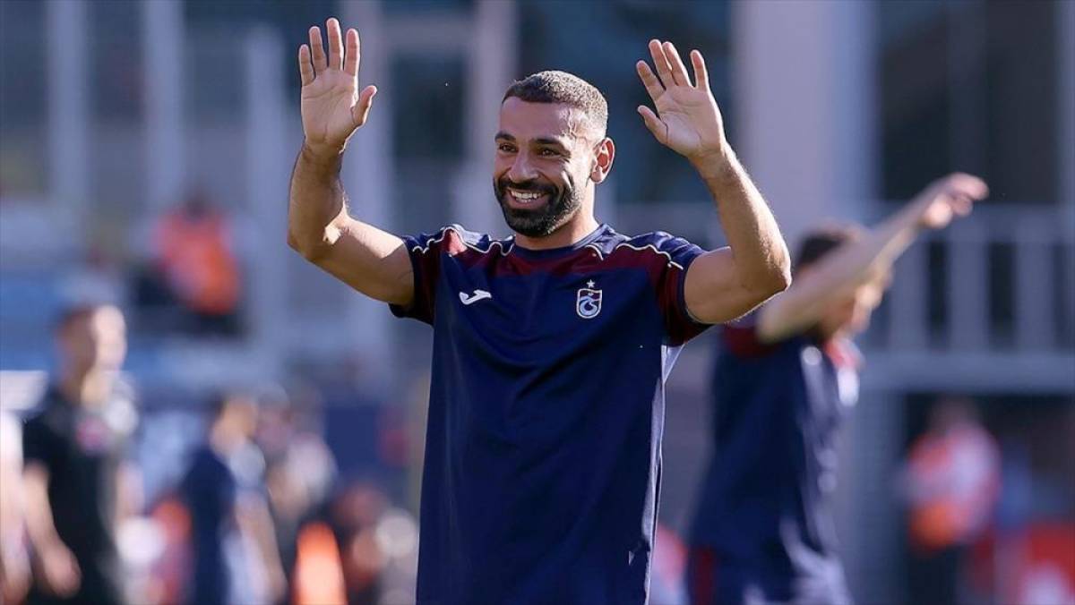 Muhammed Salah'ın Trabzonspor forması kısa s&uuml;rede Kahire'de spor mağazalarında yayıldı