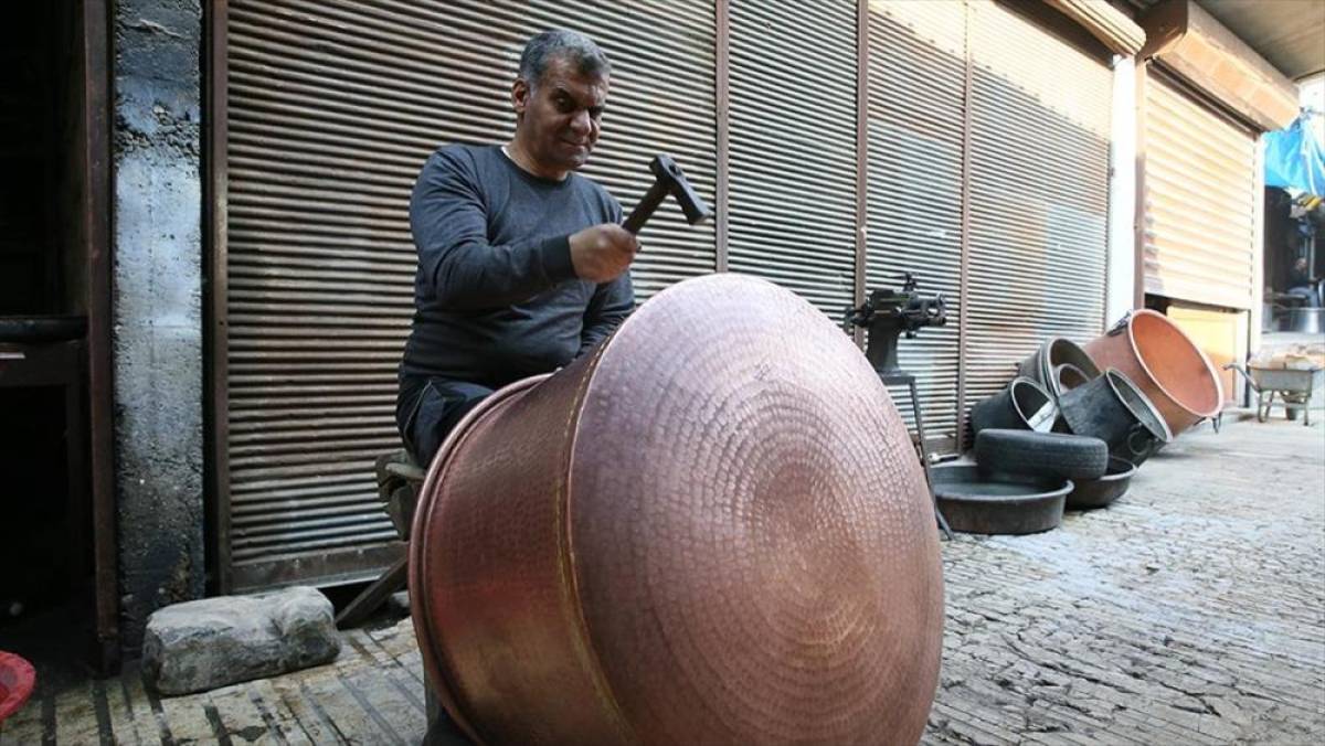 Bakırcılığın Kahramanmaraş'taki son temsilcileri mesleği yaşatmaya çalışıyor