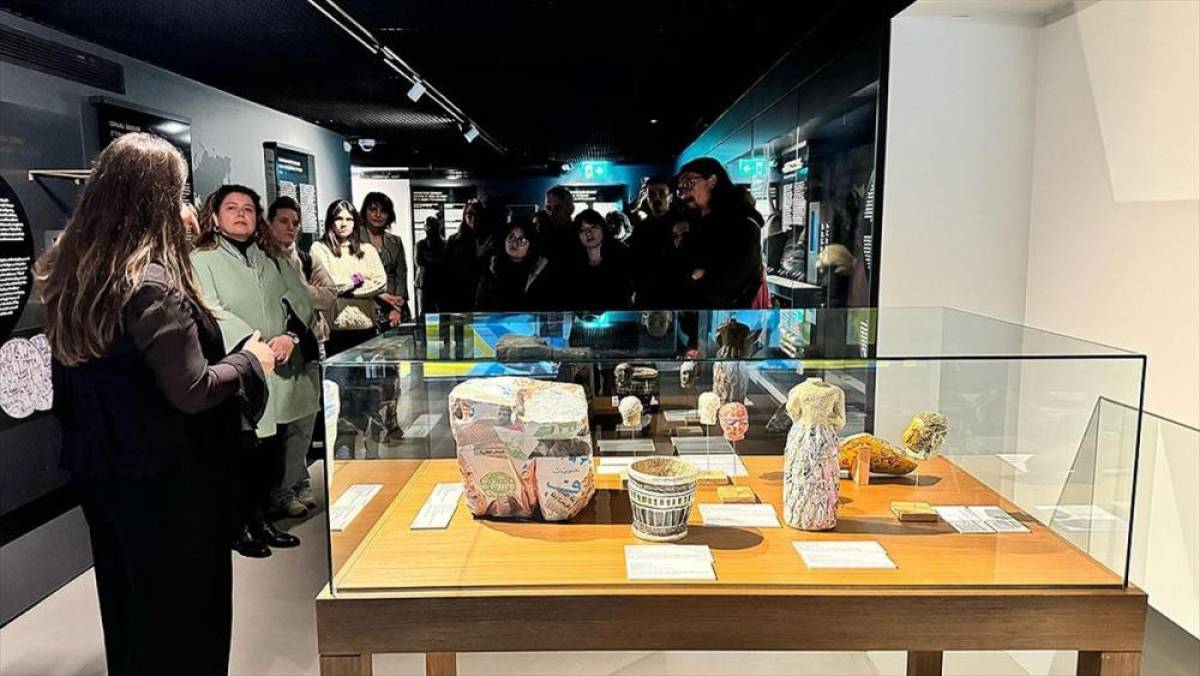 "Islık &Ccedil;alan Hafıza" sergisi sanatseverlerle buluştu