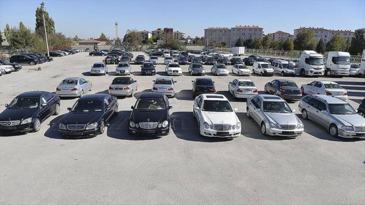 G&uuml;mr&uuml;klerdeki tasfiyelik eşyaların e-ihaleyle satışından 5 yılda 13,5 milyar lira gelir sağlandı