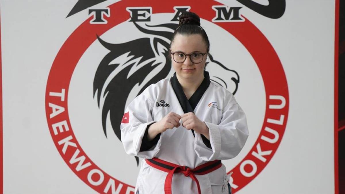 Down sendromlu tekvandocu B&uuml;şra Yolun, şampiyonluklar istiyor