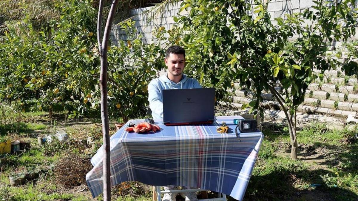 Depremzede &ouml;ğrenciden yapay zeka destekli bitki bakımı uygulaması