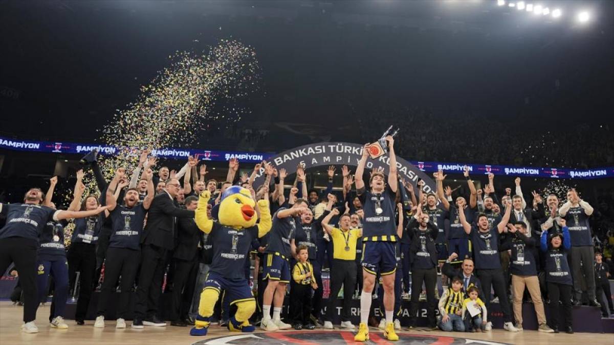 Potada 40. Erkekler T&uuml;rkiye Kupası'nın sahibi Fenerbah&ccedil;e Beko
