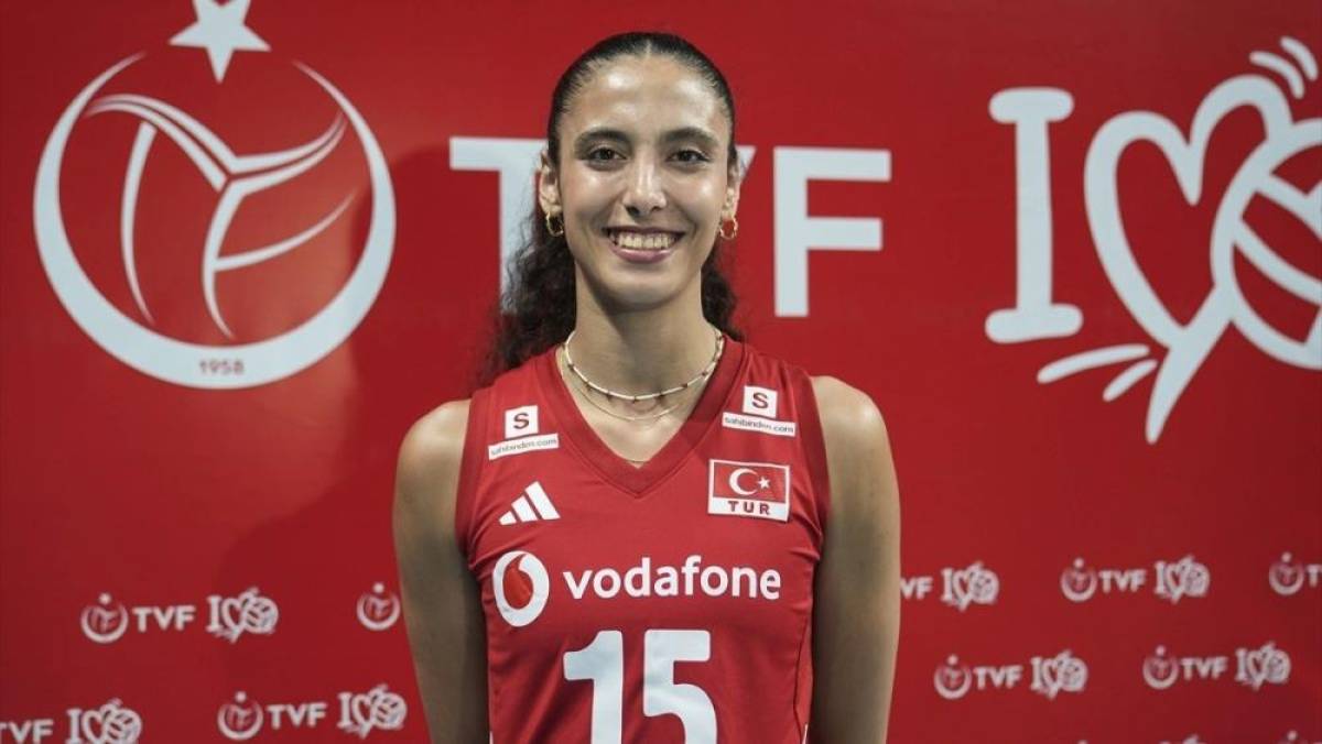 Ay-yıldızlı voleybolcu Deniz Uyanık "ilk senesindeki gibi"