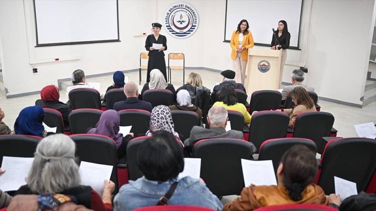 60 yaş üstü kişiler çevrim içi eğitimle 