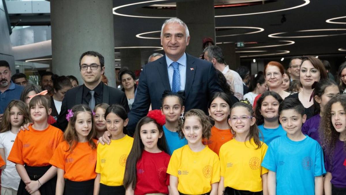 Bakan Ersoy, Devlet Çoksesli Çocuk Korosunun 