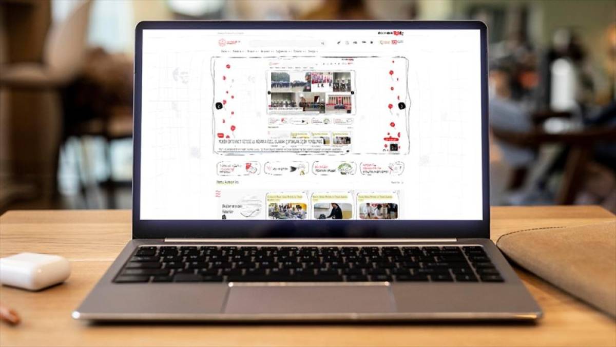 MEB'in internet sitesi 23 Nisan'a &ouml;zel &ccedil;ocuklar i&ccedil;in yenilendi