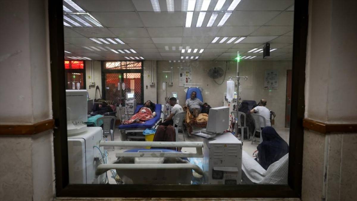 İsrail'in ateşkese rağmen hedef alıp ablukada tuttuğu Gazze'de sağlık sistemi &ccedil;&ouml;k&uuml;yor