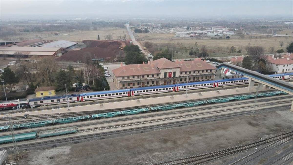 Yeni sezonun ilk seferine &ccedil;ıkan Turistik Doğu Ekspresi Erzincan'a ulaştı
