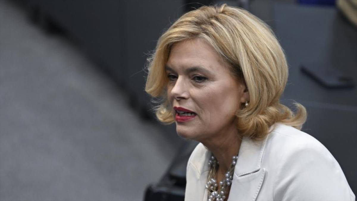 Almanya'da Federal Meclis Başkanı Kl&ouml;ckner'in telefonundaki bilgiler korsanlarca ele ge&ccedil;irildi