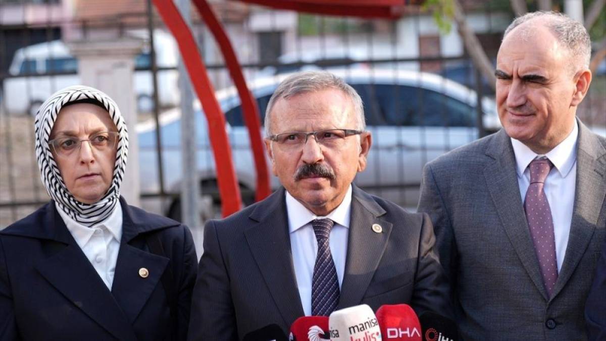 TBMM Okul Saldırılarının Nedenlerini Araştırma Komisyonu &uuml;yeleri, Manisa'daki okulda g&ouml;r&uuml;şme yaptı
