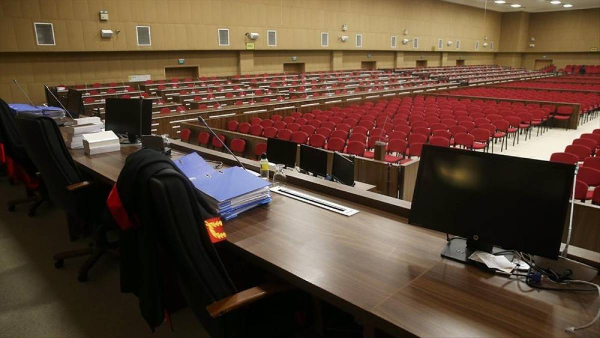 Akran zorbalığı ş&uuml;phelisine okul saatleri dışında elektronik kelep&ccedil;e cezası