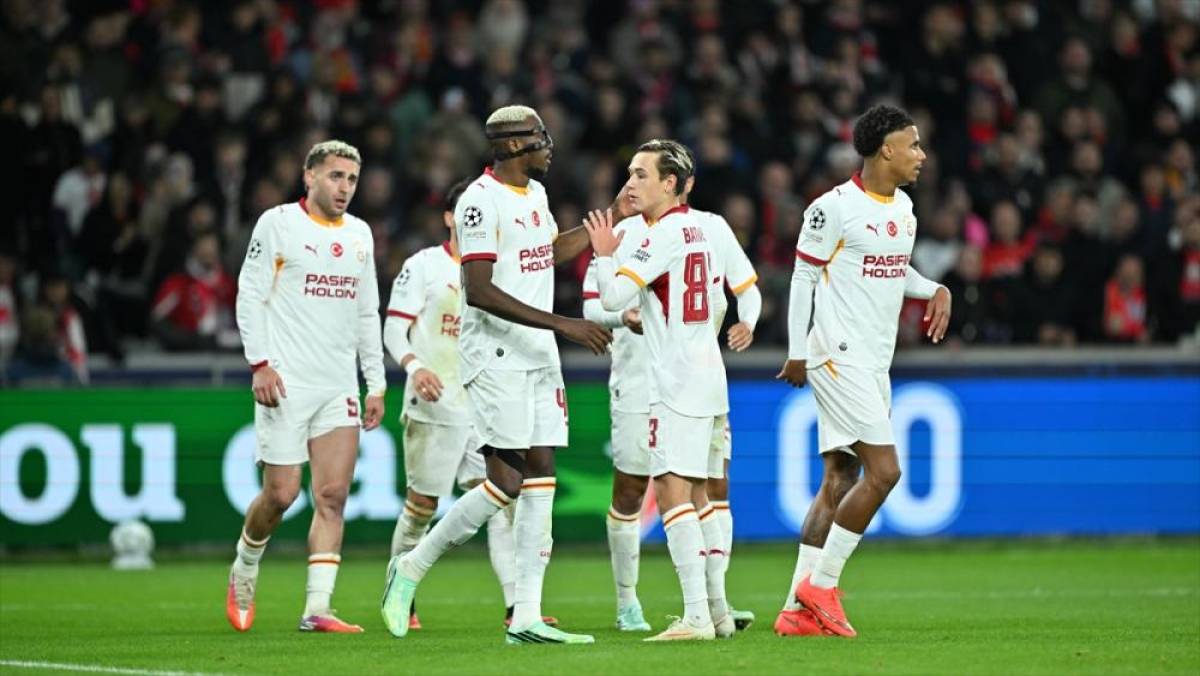 Lider Galatasaray, S&uuml;per Lig'de yarın Fenerbah&ccedil;e'yi ağırlayacak