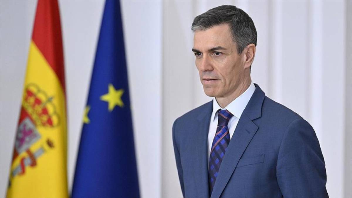 Sanchez, "daha &ouml;zerk ve &ouml;zg&uuml;r" olmak i&ccedil;in AB'den ABD'ye boyun eğmemesini istedi