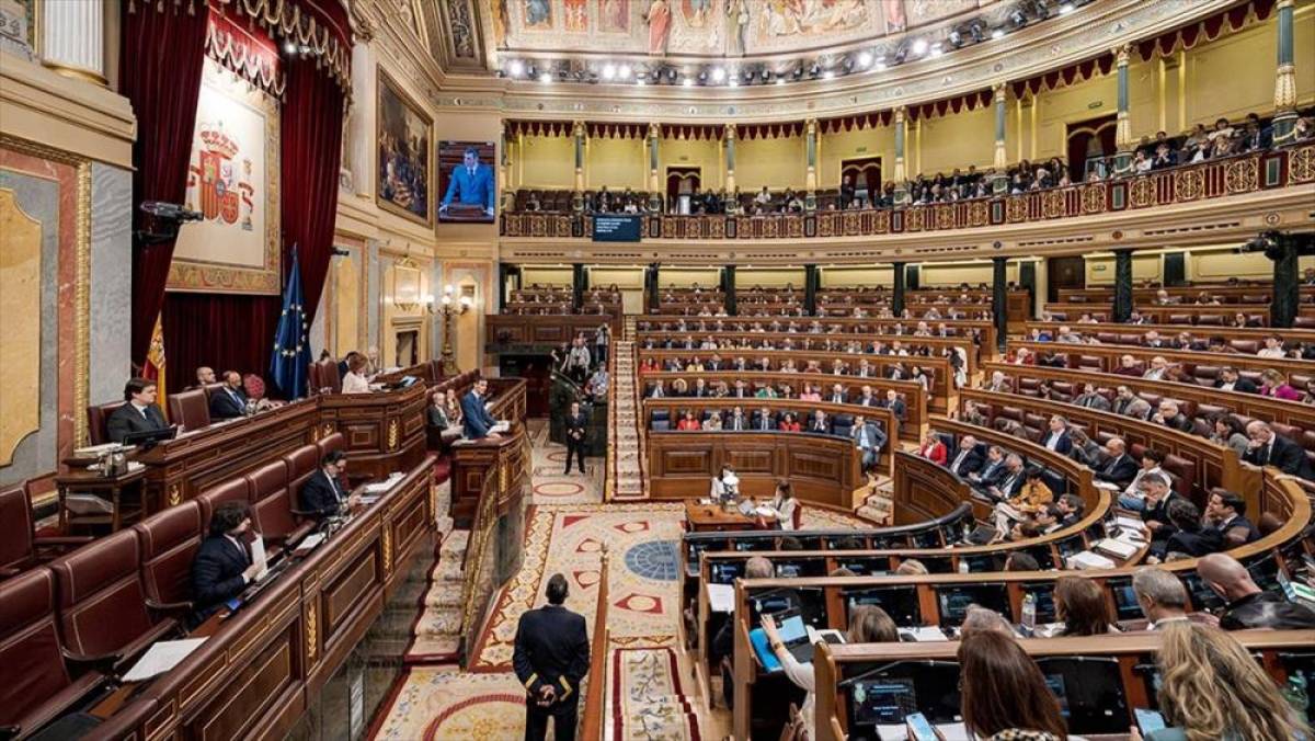 İspanya Meclisi, k&uuml;resel enerji ve ekonomik krize karşı alınan &ouml;nlemlere onay verdi