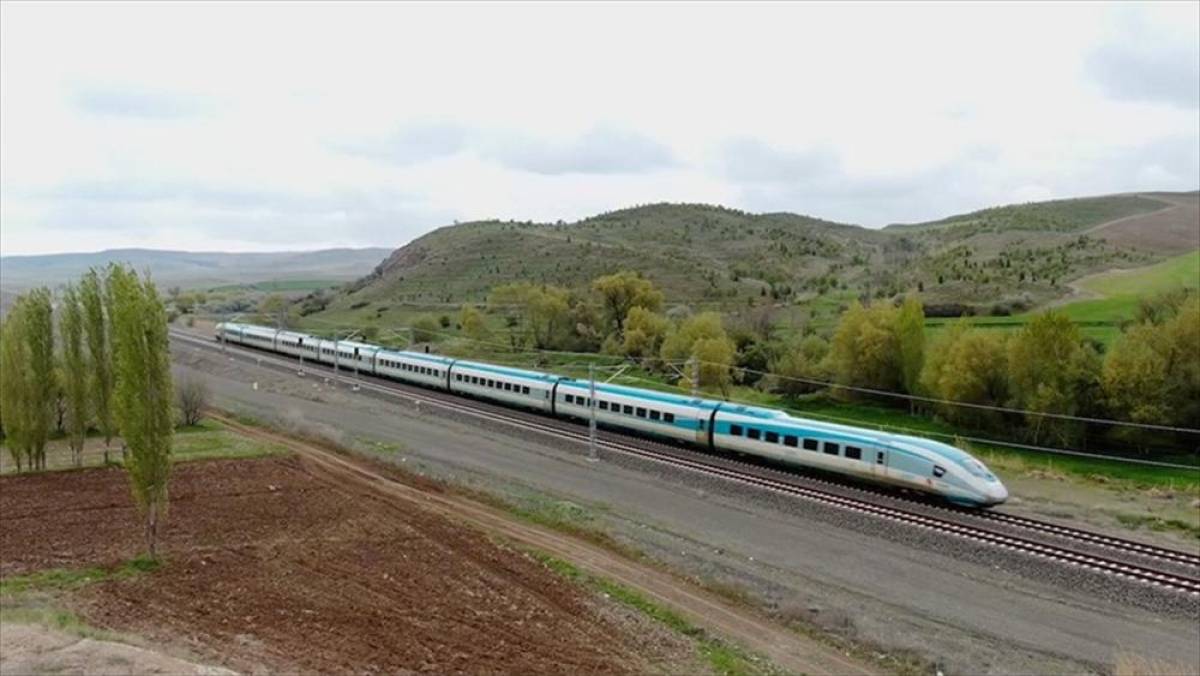 Ankara-Sivas YHT Hattı'nda &uuml;&ccedil; yılda 2 milyonun &uuml;zerinde yolcu taşındı