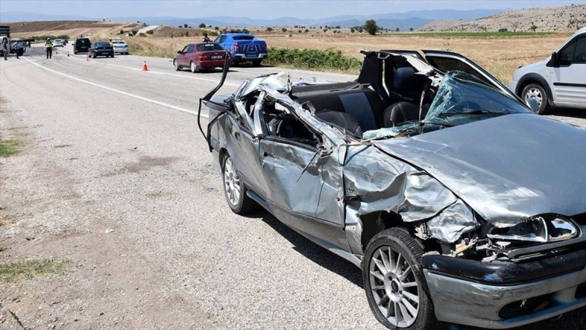 T&uuml;rkiye'deki yabancı ara&ccedil; kazalarına "yeşil kart"tan 200 milyon lirayı aşkın tazminat &ouml;dendi