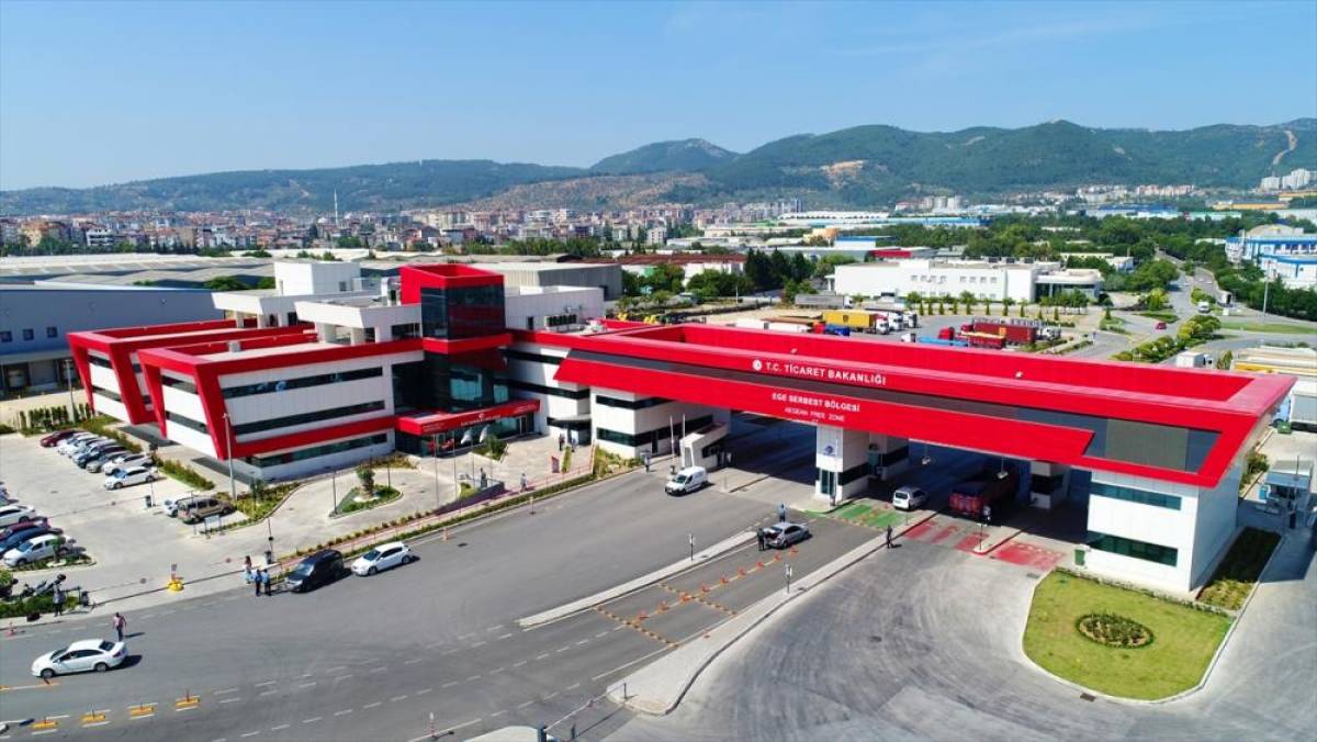 Serbest b&ouml;lgelerin ihracatında yılın 9 ayında orta ve y&uuml;ksek teknolojinin payı y&uuml;zde 58,4'e &ccedil;ıktı