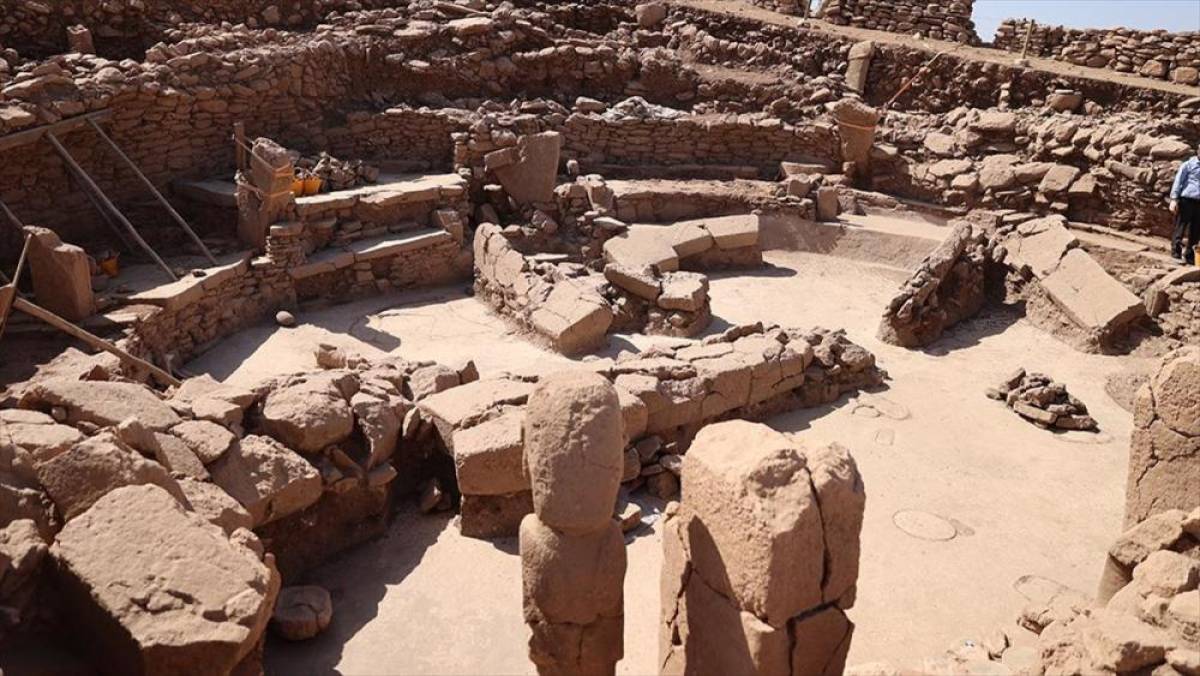 Karahantepe'de amfi tiyatroyu andıran Neolitik mimari yapı ortaya çıkarıldı