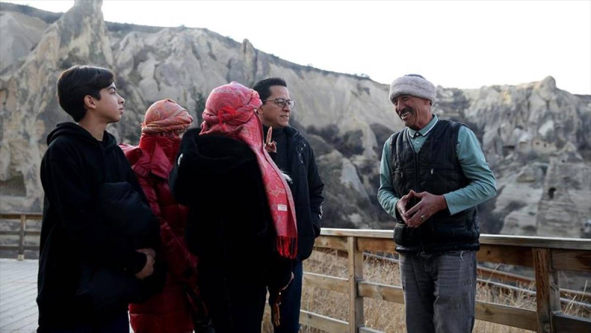 Ortaokul mezunu Cemalettin Yavuz, Kapadokya'yı 9 dilde d&uuml;nyaya tanıtıyor