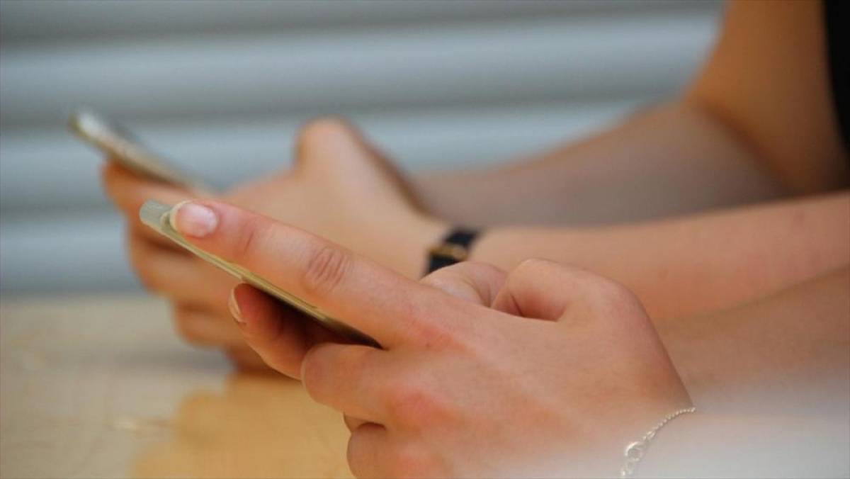 Ekran bağımlılığı &ccedil;ocuk ve gen&ccedil;lerin zihinsel kapasitesini d&uuml;ş&uuml;r&uuml;yor