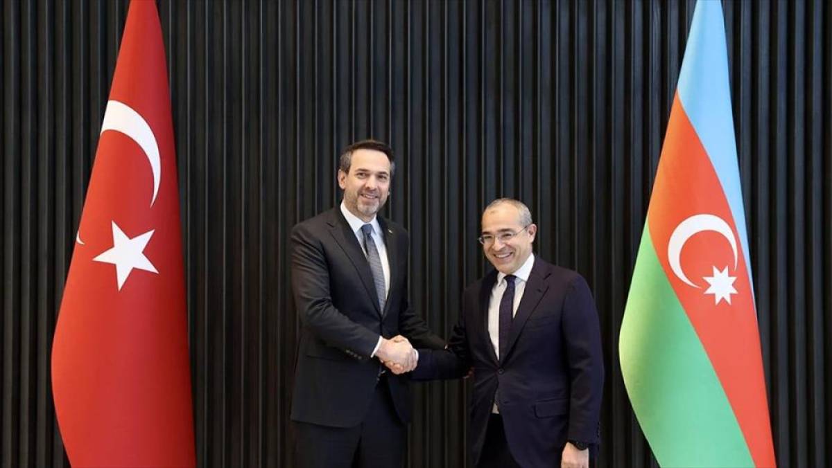 Enerji ve Tabii Kaynaklar Bakanı Bayraktar, Azerbaycan Ekonomi Bakanı Cabbarov'la görüştü