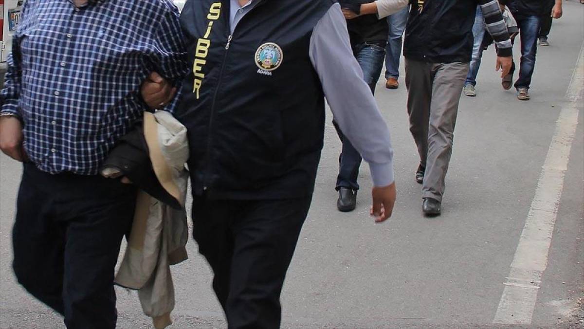 İstanbul'da yasa dışı bahis ve POS tefeciliği operasyonunda 10 ş&uuml;pheli yakalandı