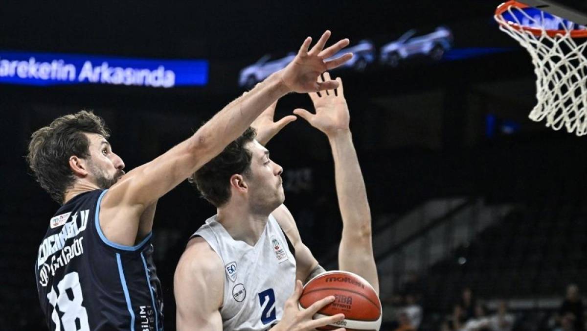 T&uuml;rkiye Sigorta Basketbol S&uuml;per Ligi play-off &ccedil;eyrek finalinde Anadolu Efes seride 1-0 &ouml;ne ge&ccedil;ti