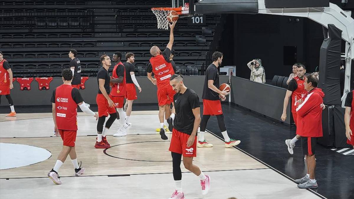 A Milli Erkek Basketbol Takımı, D&uuml;nya Kupası Elemeleri'nde yarın Litvanya'yı konuk edecek