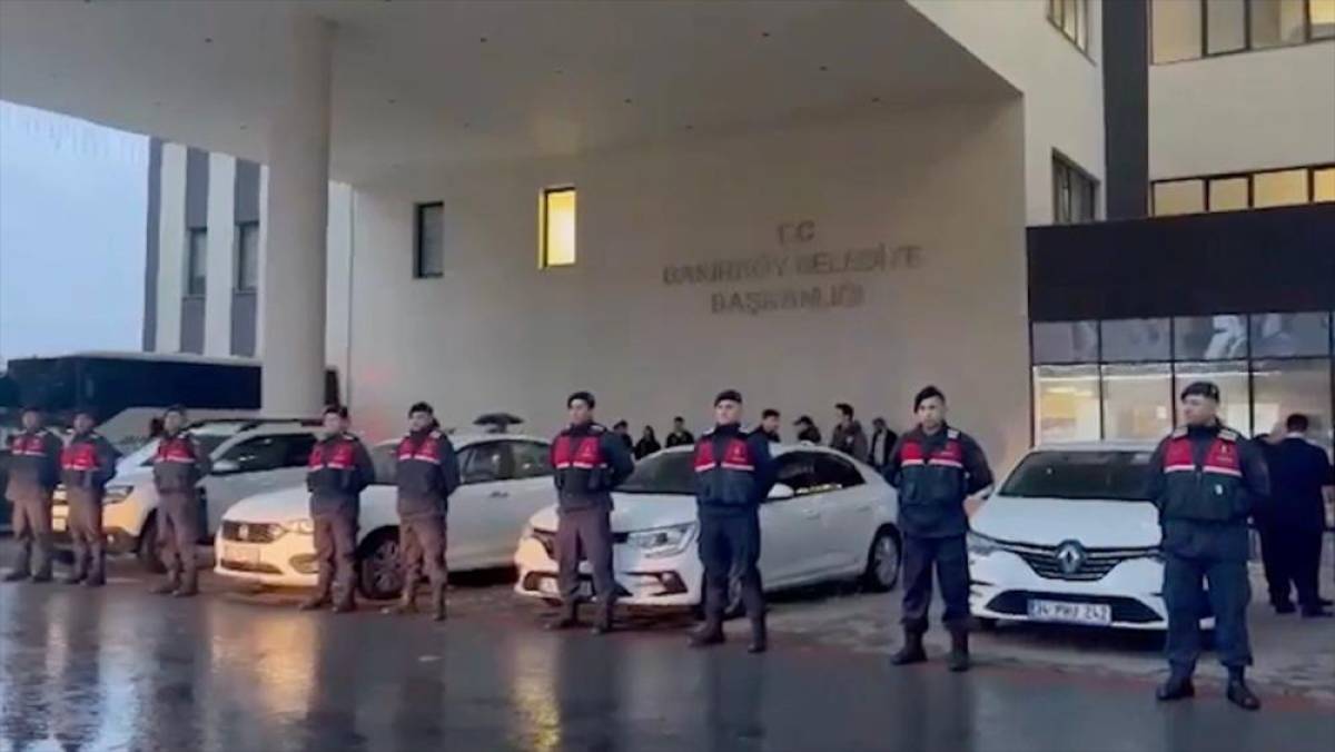 Bakırk&ouml;y Belediyesine y&ouml;nelik soruşturmada 56 ş&uuml;pheli g&ouml;zaltına alındı