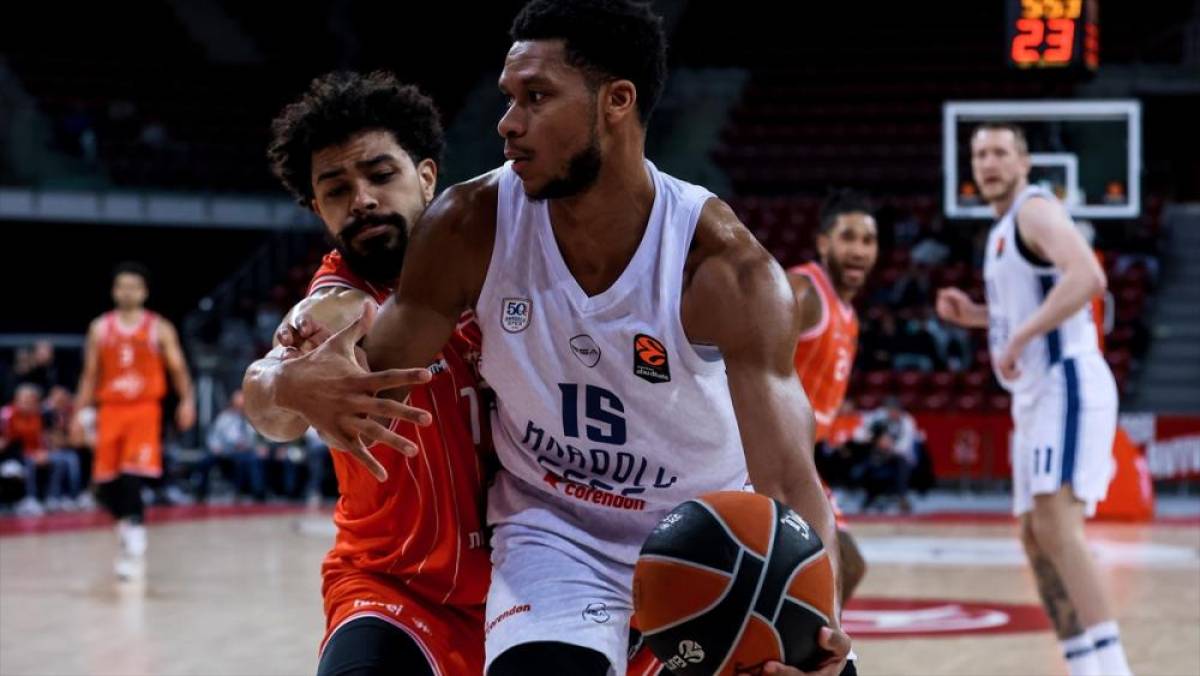 Anadolu Efes, Basketbol Avrupa Ligi'nde yarın Hapoel ile Bulgaristan'da karşılaşacak