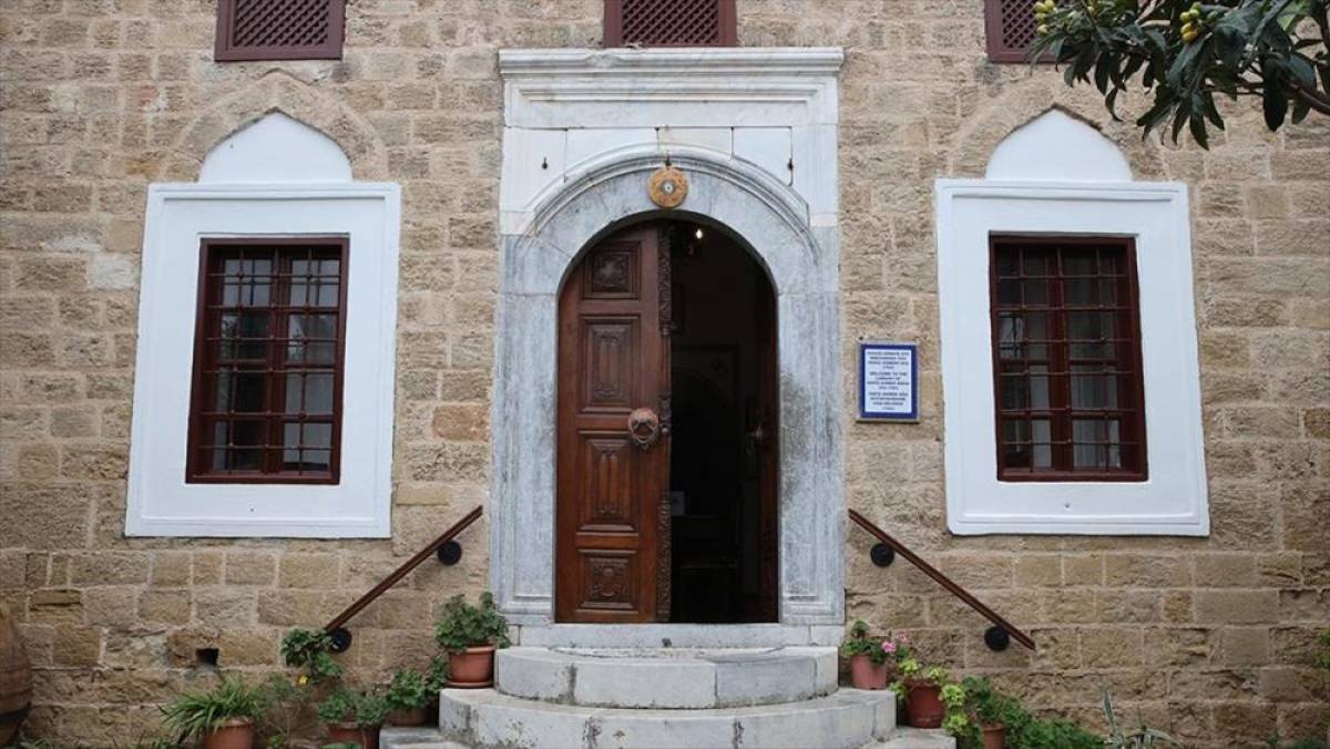 Rodos&rsquo;taki Hafız Ahmed Ağa K&uuml;t&uuml;phanesi, Osmanlı d&ouml;nemine ait yazma eserleriyle &ouml;ne &ccedil;ıkıyor