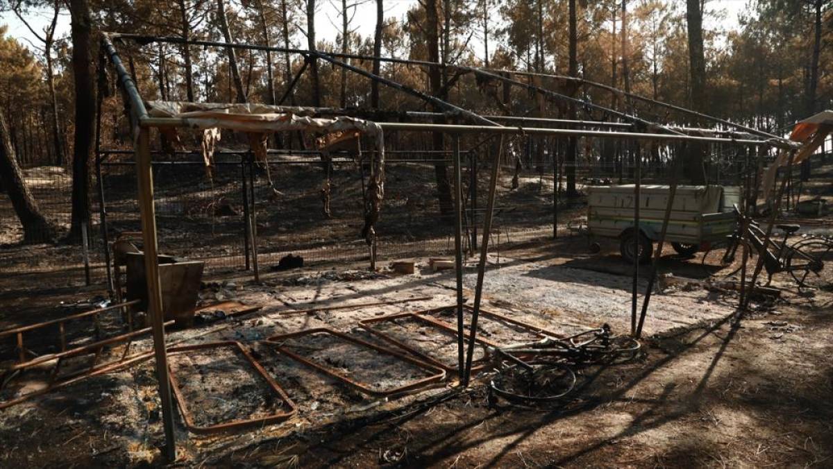 Fransa'nın Gironde vilayetinde devam eden yangın nedeniyle 4 bin kişi daha tahliye edildi